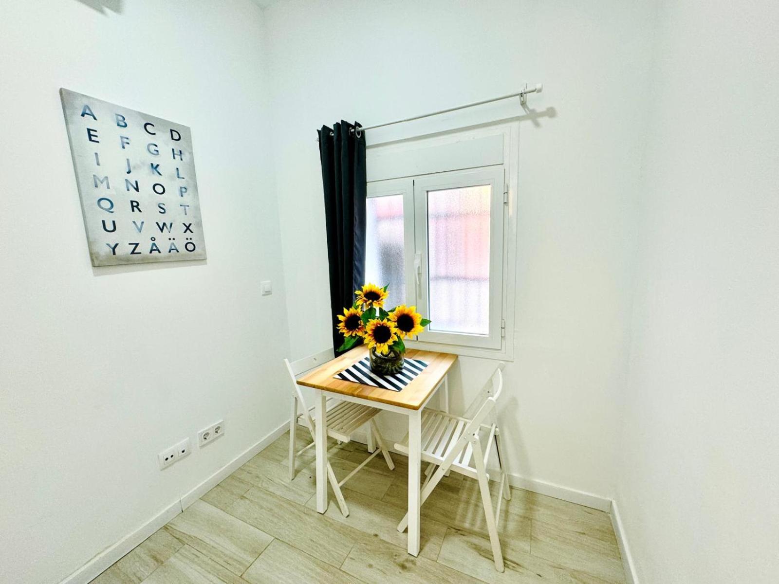 Cinco Torres Suites Madrid Exterior photo