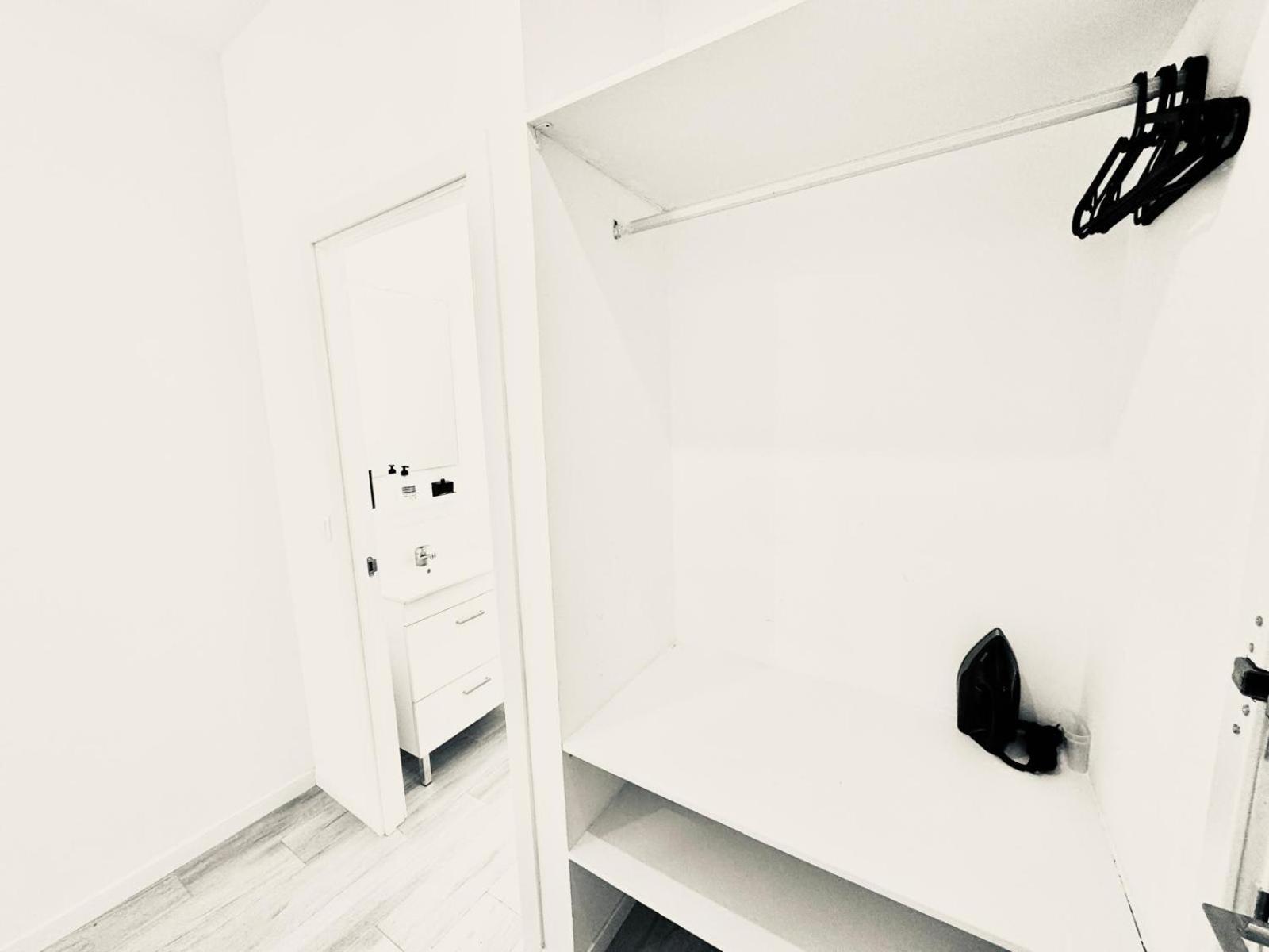Cinco Torres Suites Madrid Exterior photo