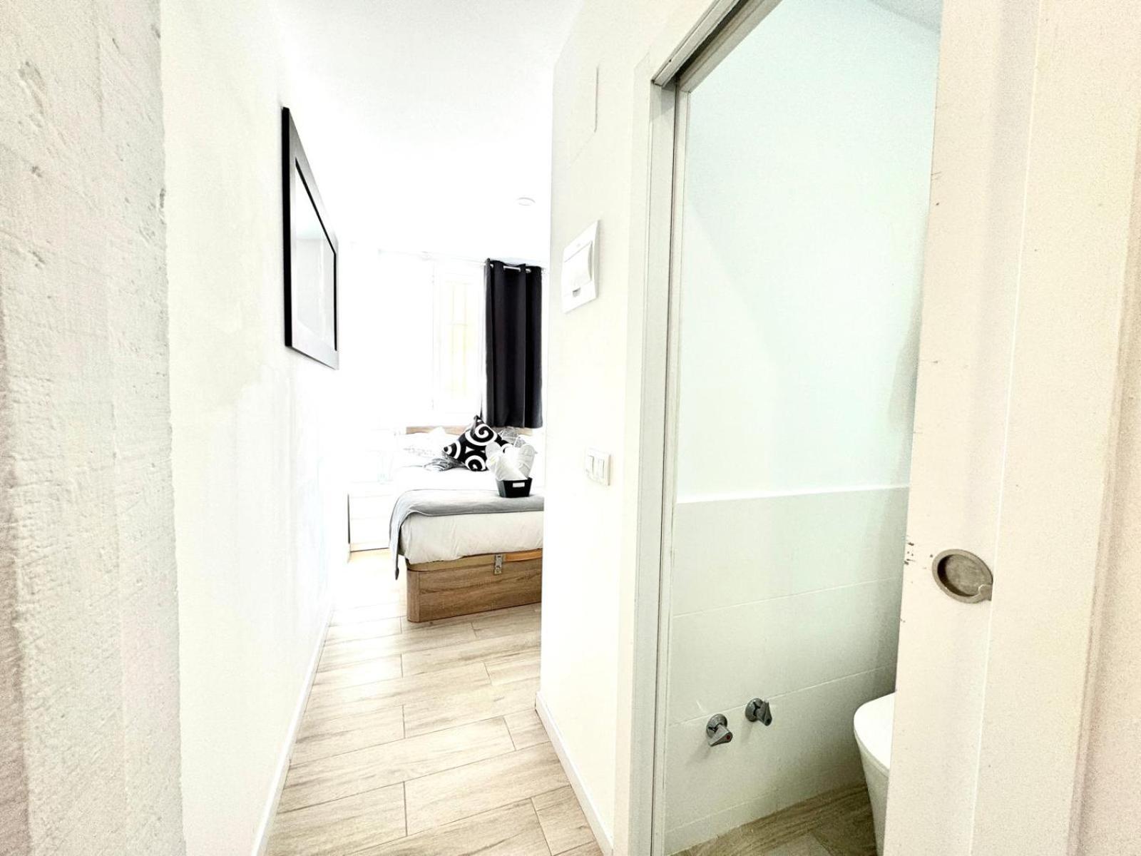 Cinco Torres Suites Madrid Exterior photo